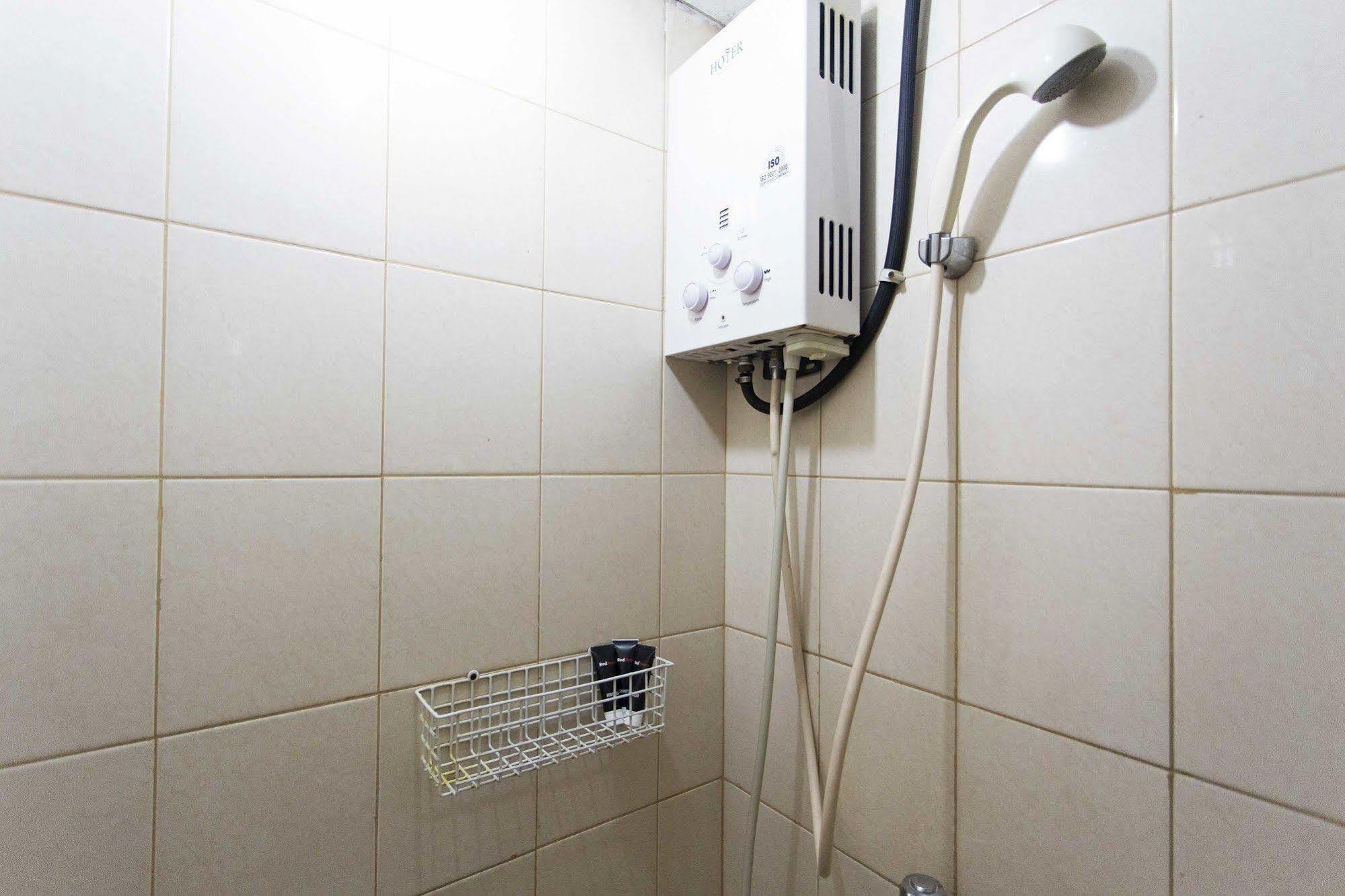 Reddoorz Apartment @ Pulo Gadung Jakarta Exteriör bild